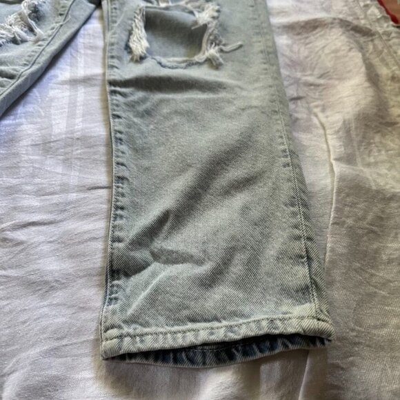 H&M &Denim High Waist Distressed Mom Jeans Light Blue Ripped Knees | Sz 8 Cotton - Picture 4 of 12